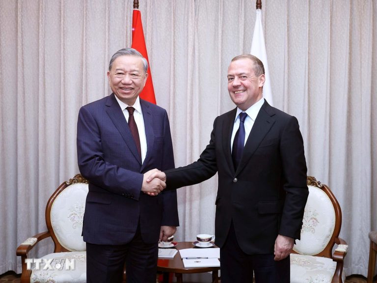 tong-bi-thu-to-lam-gap-chu-tich-dang-nuoc-nga-thong-nhat-dmitry-medvedev-1010-1-2840